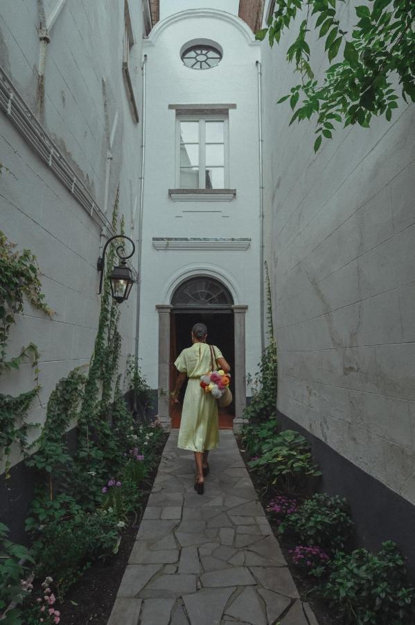 Flora Hotel Antwerp Exterior photo